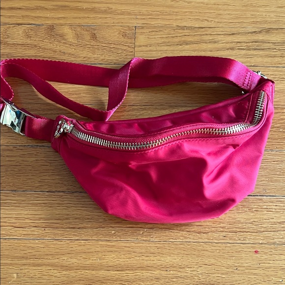 Stoney Clover Lane Red Crossbody Bag - Picture 4 of 7